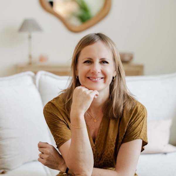 Marloes Schoonenberg, IBCLC · Holistic Massage Therapist · Reiki Master in Singapore