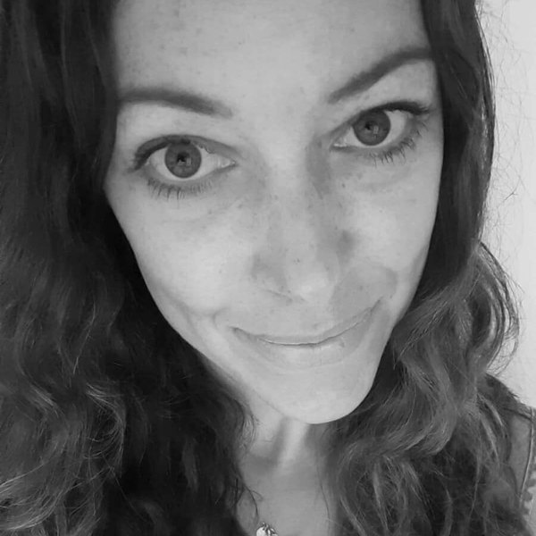 Elaine Delbary, Elaine Delbary — certified consultant of the Sleep Sense Programme · former secondary school teacher in Amsterdam