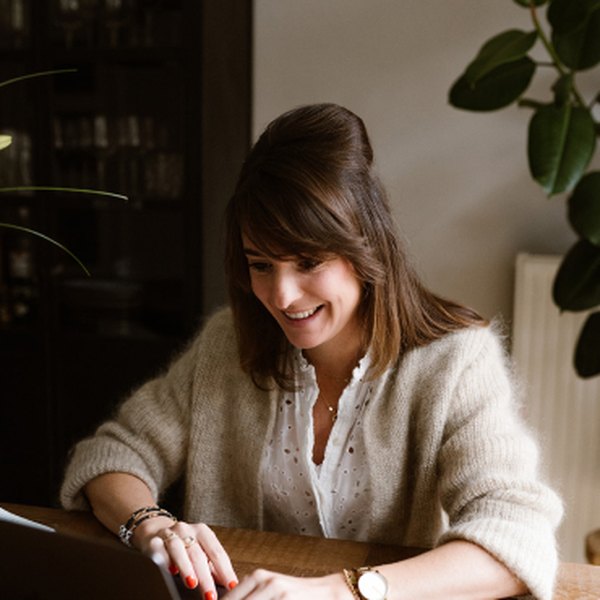 Kirsten Dankers, Kirsten Dankers — certified baby and child sleep coach · NBKSC member · former corporate lawyer · mother of three in Bussum