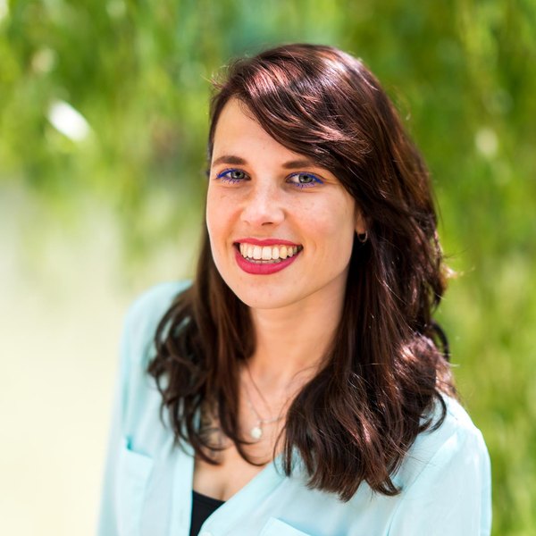 Laura Blauw, Laura Blauw — orthopedagoog and certified Gentle Sleep Coach®, practising within Eindelijk Slapen · NBKSC member · mother of three in Zaandam