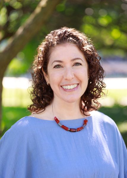 Linda Szmulewitz, LCSW, Licensed Clinical Social Worker · Certified Gentle Sleep Coach · DONA-trained postpartum doula in Chicago