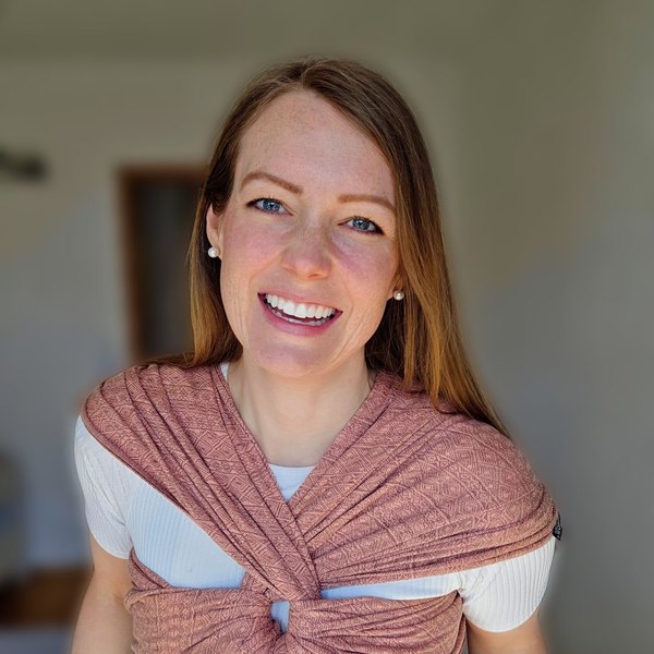 Laura Vogt, “Ich heiße Laura Vogt, bin Psychologin, zertifizierte BFB bindungsorientierte Familienbegleiterin® und Trageberaterin.” Her… in Darmstadt, Germany