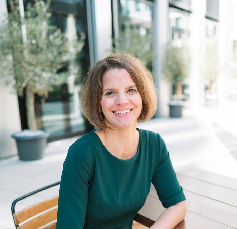 Ute Neumann, She describes her training as covering three linked fields at once: “Ich habe in meiner Ausbildung die Bereiche Stillen,… in Frankfurt am Main, Germany