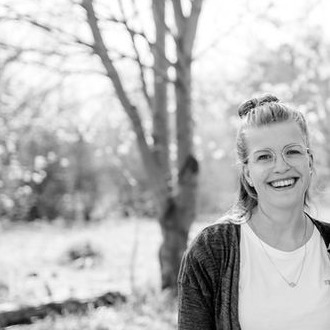 Maren Marquardt, “Ich bin Maren und die Mama einer quirligen jungen Dame namens Hedda. Durch sie wurde Babyschlaf zu einem Herzensthema für… in Hermannsburg, Germany