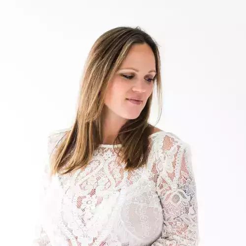 Meike Monselewski, “Ich bin Meike, Mama von 3 tollen Kindern und meine Mission als Babyschlafcoach und High Need Expertin ist es, anderen Mamas zu… in Harsum, Germany