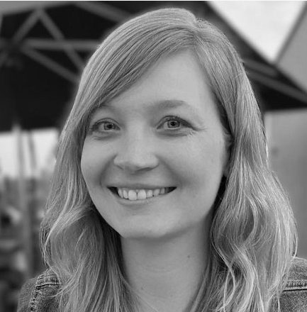 Dr. med. Alina Walde, A physician and a certified holistic infant and toddler sleep consultant. Her site signs off “Dr. med. Alina Walde /… in Leipzig, Germany