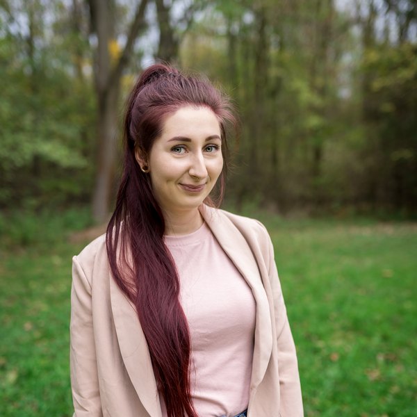 Thekla Müller, A qualified nurse and, since “September 2022: BFB bindungsorientierte Familienbegleiterin ®”, with further certification as a… in Thallwitz, Germany