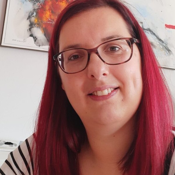 Andrina Mueller, Her own description of the practice names the sleep work directly: “In meiner HerzRaum Praxis begleite ich als… in Sankt Willibald, Austria