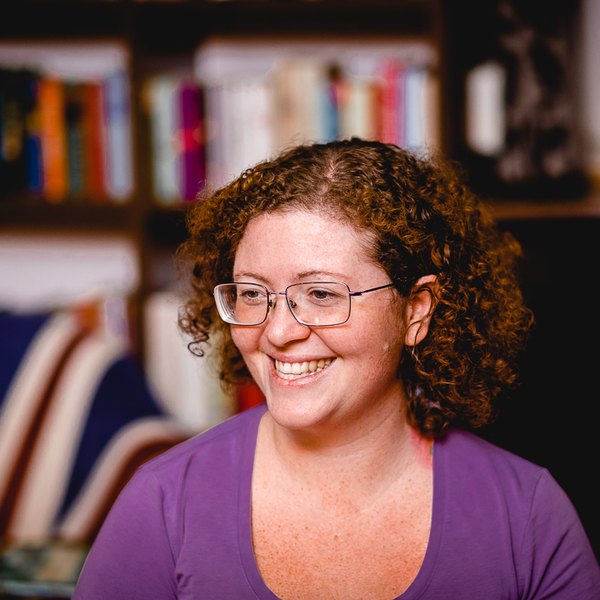 Bettina Dutzler, MSc, A psychologist and Artgerecht coach. Her own line: “Als diplomierte Baby- und Kinderschlafberaterin und Schlafcoach kann ich… in Pettenbach, Austria