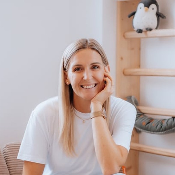 Julia Maureder, A qualified nurse on a postnatal ward training towards IBCLC. The VGKS register for Upper Austria files her at 4291 Lasberg as… in Lasberg, Austria
