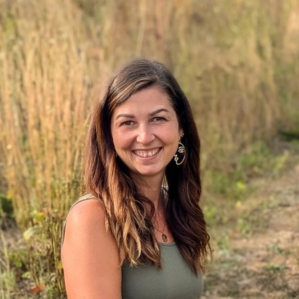 Simone Hauer, Her own training list names the sleep qualification twice, at both VGKS levels: “Ganzheitliche Baby- und Kinderschlaf Beraterin”… in Aigen-Schlaegl, Austria