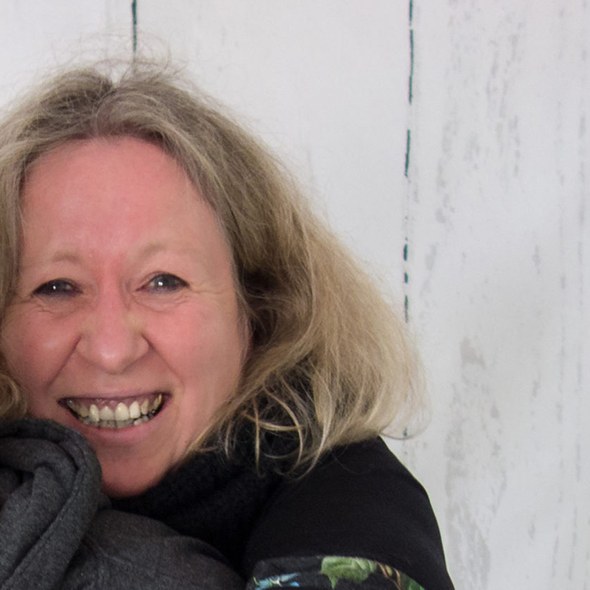 Elke Sophia Bothe, Her own list, verbatim: “Kinderkrankenschwester / Still- und Laktationsberaterin IBCLC / zertifizierte Resilienztrainerin /… in Erlangen, Germany