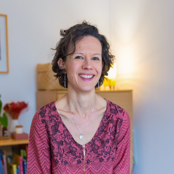 Pauline Lotte, Pauline Lotte — infirmière puéricultrice with 18 years' experience in Paris