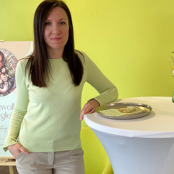Anthoula Charissis, “Ich bin Beraterin für ganzheitlichen Baby- und Kinderschlaf beim Verein für ganzheitlichen Kinderschlaf und habe mich beim… in Rutesheim, Germany