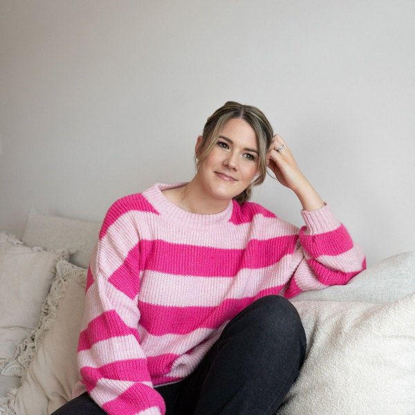 Sarah Herberth, “2014 habe ich mein Examen zur Kinderkrankenschwester abgeschlossen und von 2018-2020 eine berufsbegleitende Nachqualifikation… in Fellbach, Germany