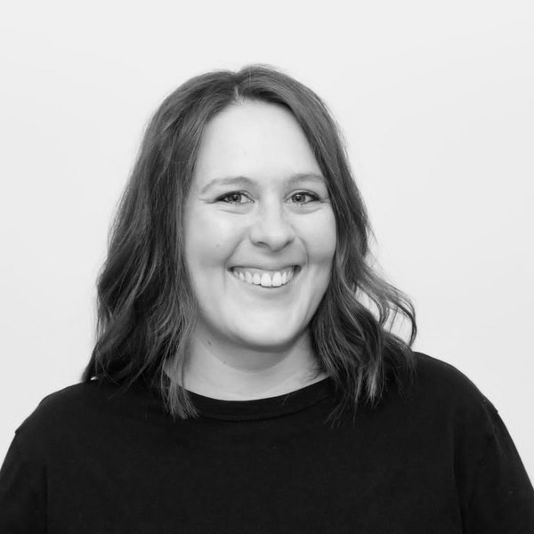 Vanessa Hartmann, On the practice's Über-uns page she writes “war ich als Sozialpädagogin im Bereich Hilfen zur Erziehung im Jugendamt tätig” and… in Stuttgart, Germany