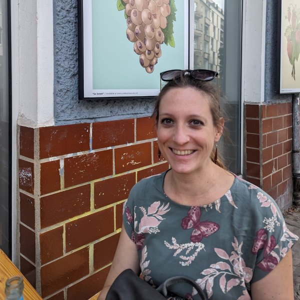 Genia Peer, BSc, Hebamme, BSc · Kassenhebamme in Wien seit Oktober 2024 · Schlafberaterin nach dem Konzept von 1001kindernacht® · Hypnoseausbildung in Wien 1160