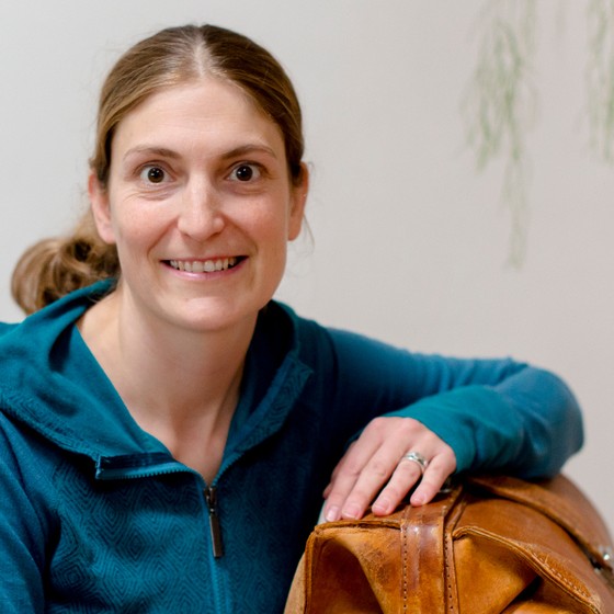 Franziska Sutter, Schlafberaterin nach 1001kindernacht®. Hebammendiplom 2006 in Rüti ZH